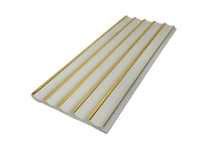 Moderne riflet PS-veggpanel med elegant finish